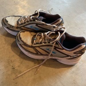 ⭐️4/$20⭐️Brooks Sneakers Dad Shoes 7.5